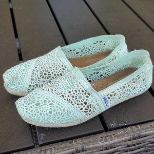 Lace toms